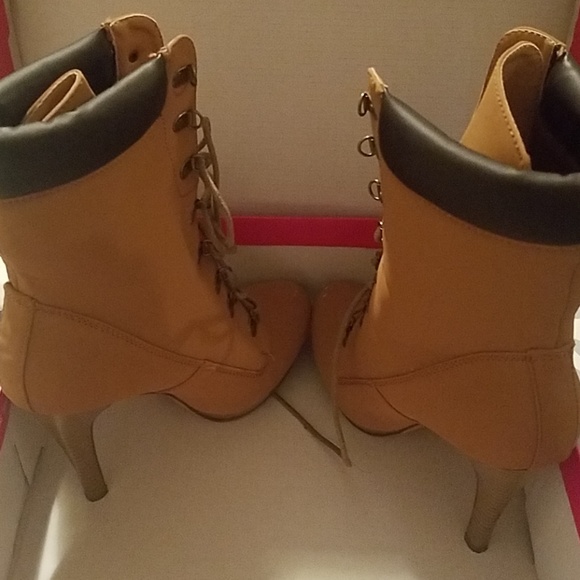 😍Bootie Heels🤩 - Picture 3 of 3